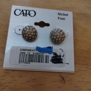 NWT Cato women's stud earrings
